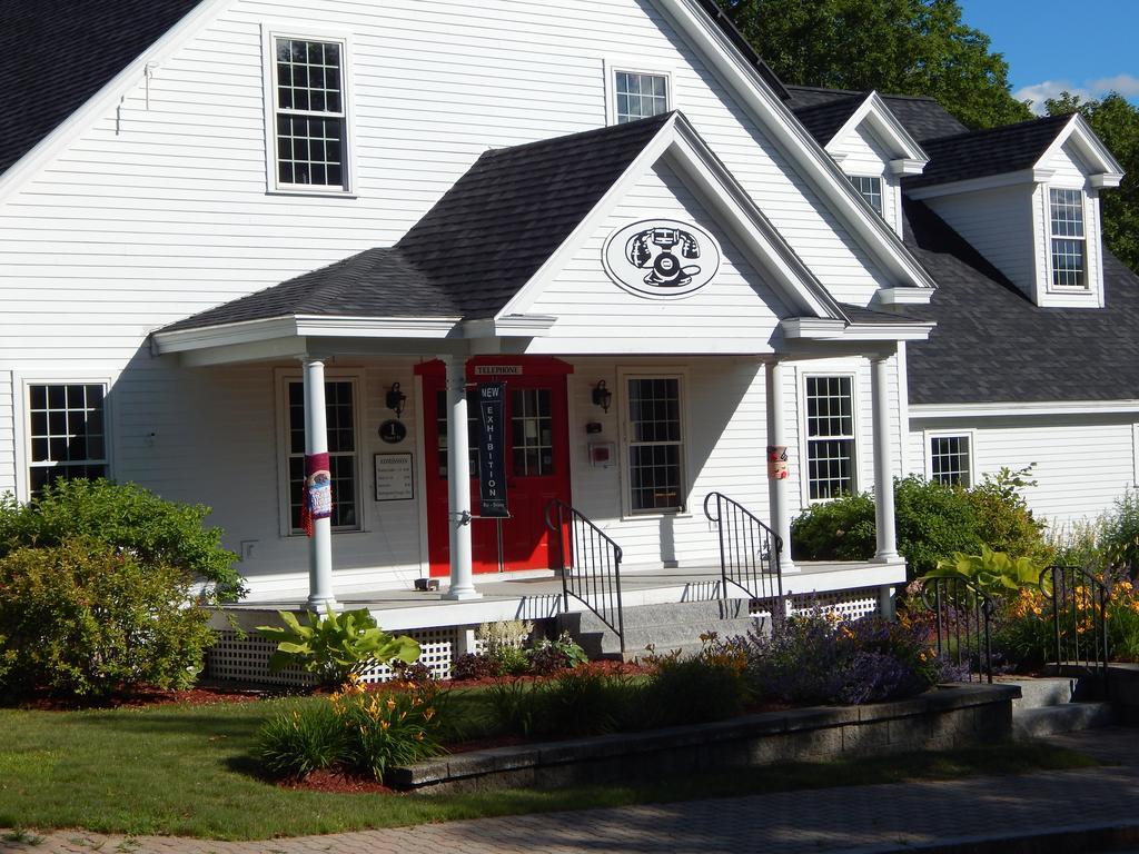 The Maples At Warner Bed & Breakfast Exterior photo